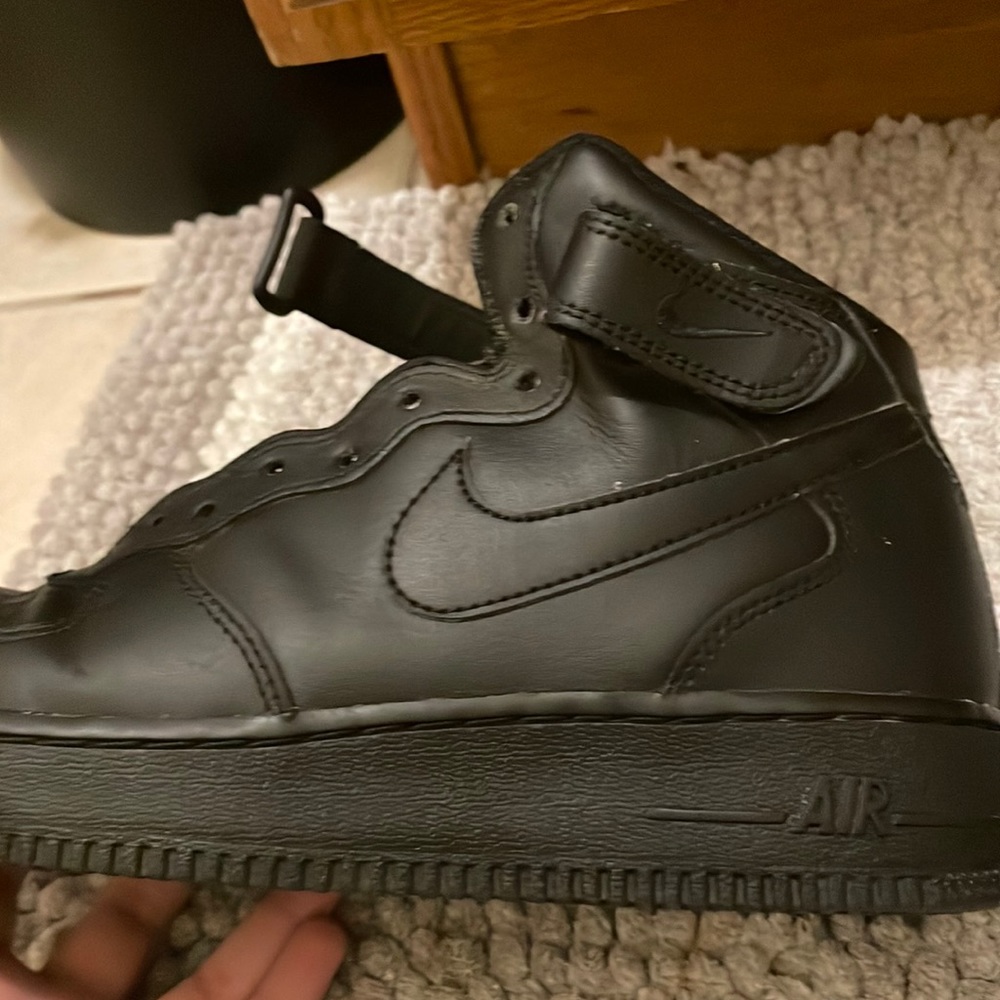 Nike Air Force 1 Mid “ Triple Black “